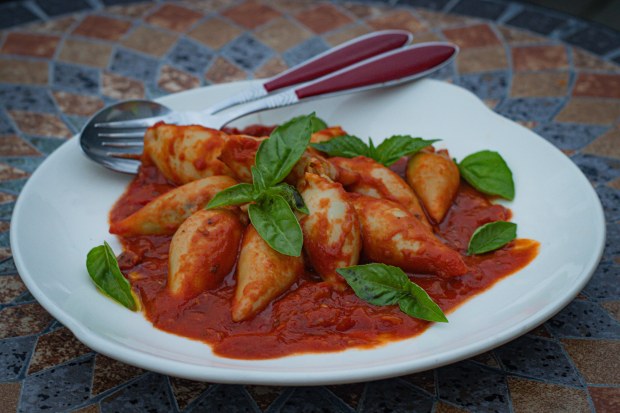 Filled squid in tomato sauce